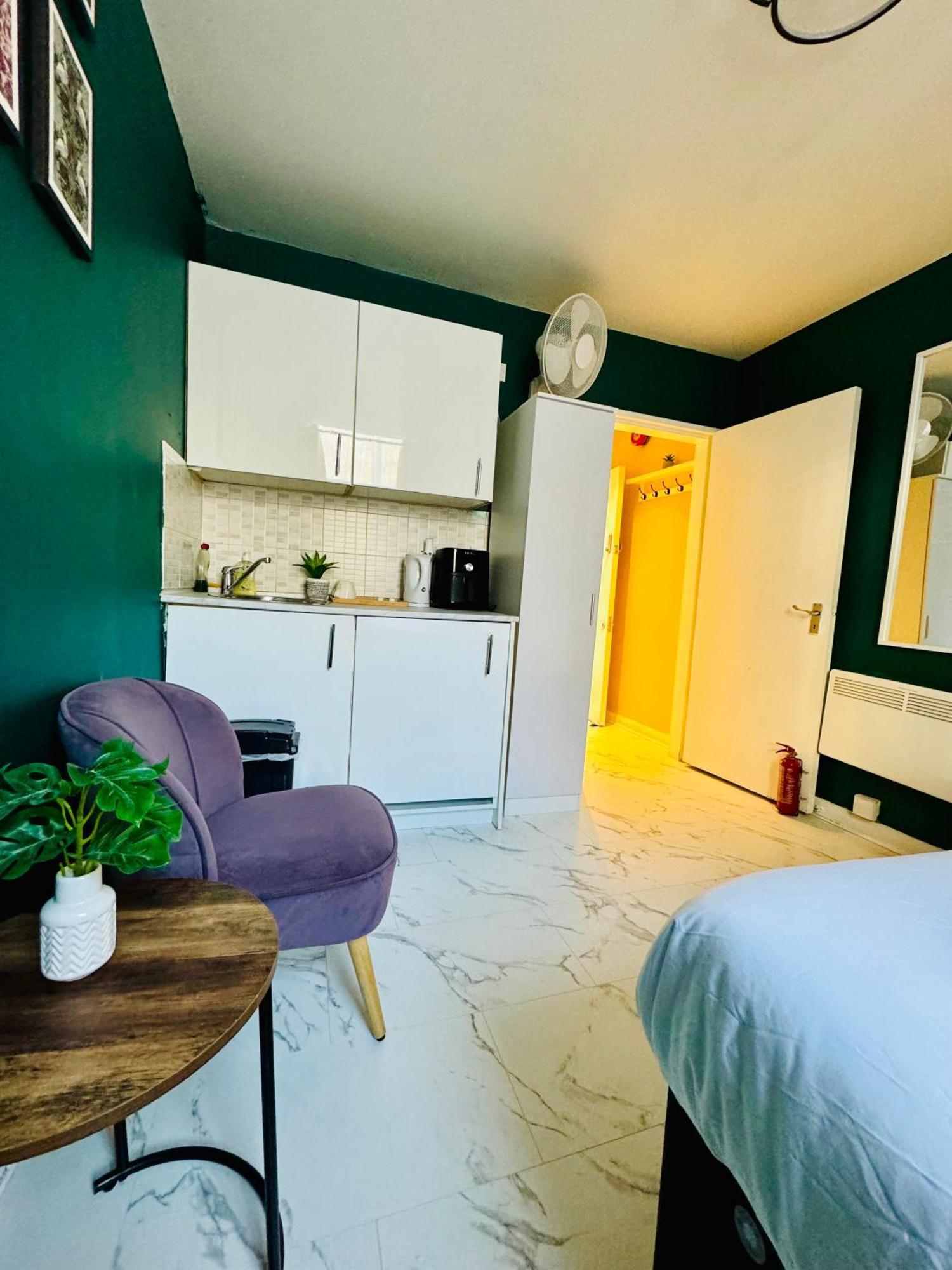 Private Studio Flat In City 1190 Лондон Экстерьер фото